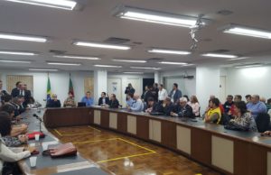 Deputados dão início à coleta de assinaturas para instalação da CPI do Parcelamento