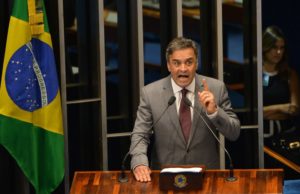 STF afasta Aécio Neves do mandato