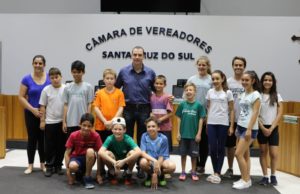 Alunos do Sesi visitam a Câmara de Vereadores