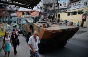Forças Armadas montam estrutura na mata para prender criminosos na Rocinha