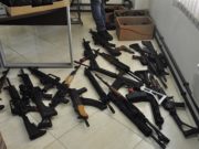 Polícia Civil apreende armamento pesado da facção 'Os Manos'