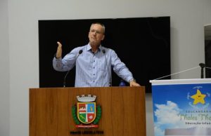 Ênio Medeiros fala sobre esperança e bom ânimo em palestra para servidores