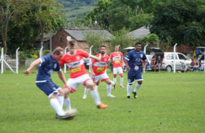 Saraiva vence o América e assume a liderança