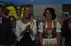 Andréia Mundstock e Celi Durante vão comandar a 34ª Oktoberfest e Feirasul