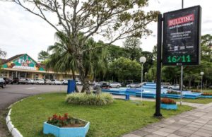 Bullying não tem graça! ganha as ruas em painéis eletrônicos