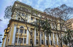 Estado quita folha para 61 mil servidores nesta quinta-feira