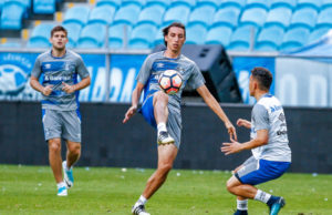 Grêmio tenta repetir façanha do Santos de Pelé