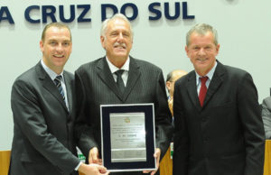 Iro Schünke recebe título de Cidadão Santa-cruzense