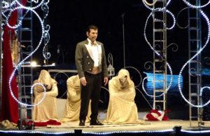 Tenor Evandro Martins se apresenta nessa sexta