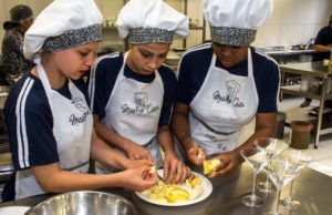 Mousse de frutas da Emef Guilherme Hildebrand é o grande vencedor do Mestre Cuca
