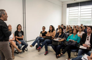 Monitores recebem capacitação para atuar nos abrigos