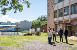 Prefeito vistoria obras no prédio da Secretaria Municipal de Educação