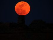 Brasil poderá observar esta noite dois fenômenos lunares