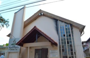 Fogo destrói residência