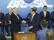 Temer comete gafe em posse de ministros