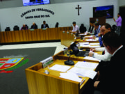 Vereadores aprovam divulgação de lista de ruas em espera para pavimentação por parceria