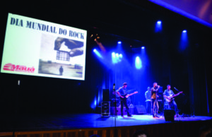 Aulão de História do Colégio Mauá realiza tributo aos 50 anos do Festival Woodstock