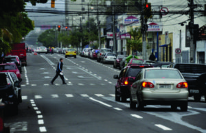 Rua Manoel Antônio de Barros recebe pavimentação