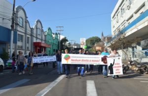 Servidores municipais realizam manifestação nesta quarta-feira