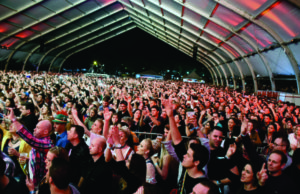Venda de ingressos para shows nacionais com parcelamento no cartão de crédito inicia neste sábado