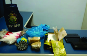 BM apreende 67 pedras de crack no Santa Vitória