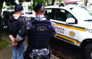 Mulher é presa por tráfico de drogas no Distrito Industrial de Santa Cruz