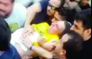 Jair Bolsonaro é ferido com faca durante campanha em Juiz de Fora