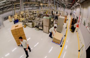 Otimismo marca inauguração da primeira fábrica da JTI na América do Sul
