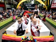 Shows nacionais e Desfile Temático marcam últimos dias da Festa da Alegria