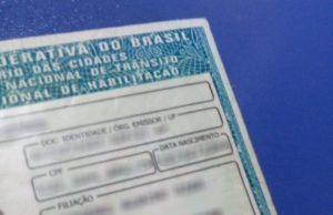 Detran/RS alerta para venda de CNH falsa pela internet