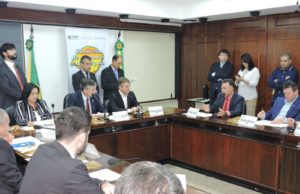 Na estreia de Comissão, Valdeci protocola audiências sobre a RSC-287