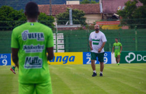 Gauchão: Avenida, com novo técnico, encara o "jogo da vida"