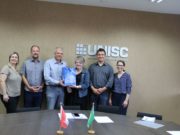 Professora canadense desenvolve atividades na Unisc