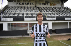 Meia Gustavinho é reforço do Santa Cruz