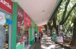 Principais serviços têm horários diferenciados
