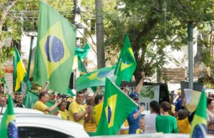 Paralisação: Manifestantes ocupam Praça Getúlio Vargas