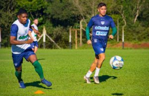Avenida intensifica preparação para primeiro amistoso