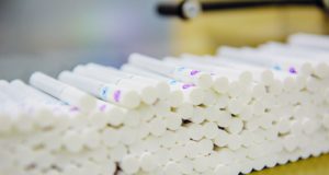 Tabaco | Imposto sobre cigarros sobe e entidades do setor protestam; leia as notas