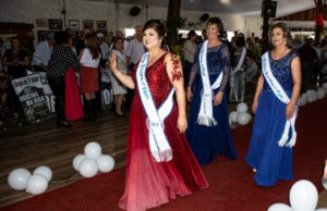 Candidata de Santa Cruz é eleita Rainha