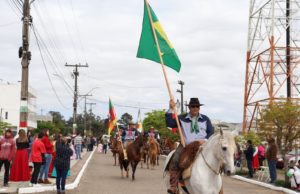 Novo Cabrais: Na avenida, amor à Pátria e ao tradicionalismo