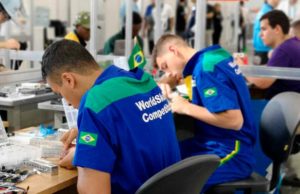 Estudante de Santa Cruz conquista certificado de excelência internacional