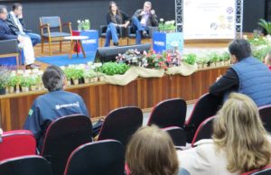 Debates sobre uso de plantas bioativas na agricultura encerram Reunião Técnica Estadual