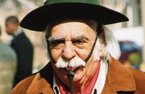 Quem foi Paixão Côrtes?