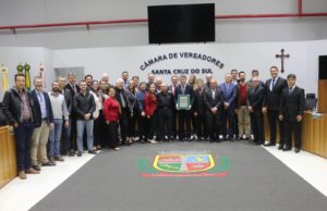 AEAVARP recebe homenagem