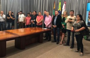 Prefeito Telmo anuncia alteração na Lei dos Vales e concede aumento no auxílio-alimentação