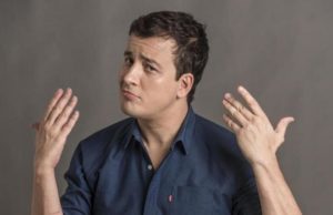 Rafael Cortez se apresenta no Teatro do Colégio Mauá