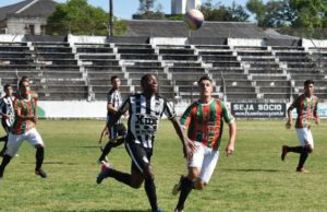 Santa Cruz goleia dentro de casa e assume liderança