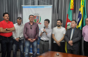 Prefeitura anuncia plano de carreira para médicos