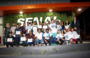 Alunos recebem certificados