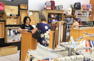 Troca de presentes movimenta o comércio